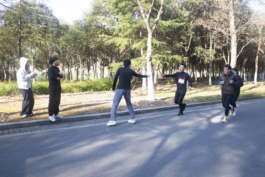 回望2024 启航2025 | pp电子股份2025年度战略年会顺利召开